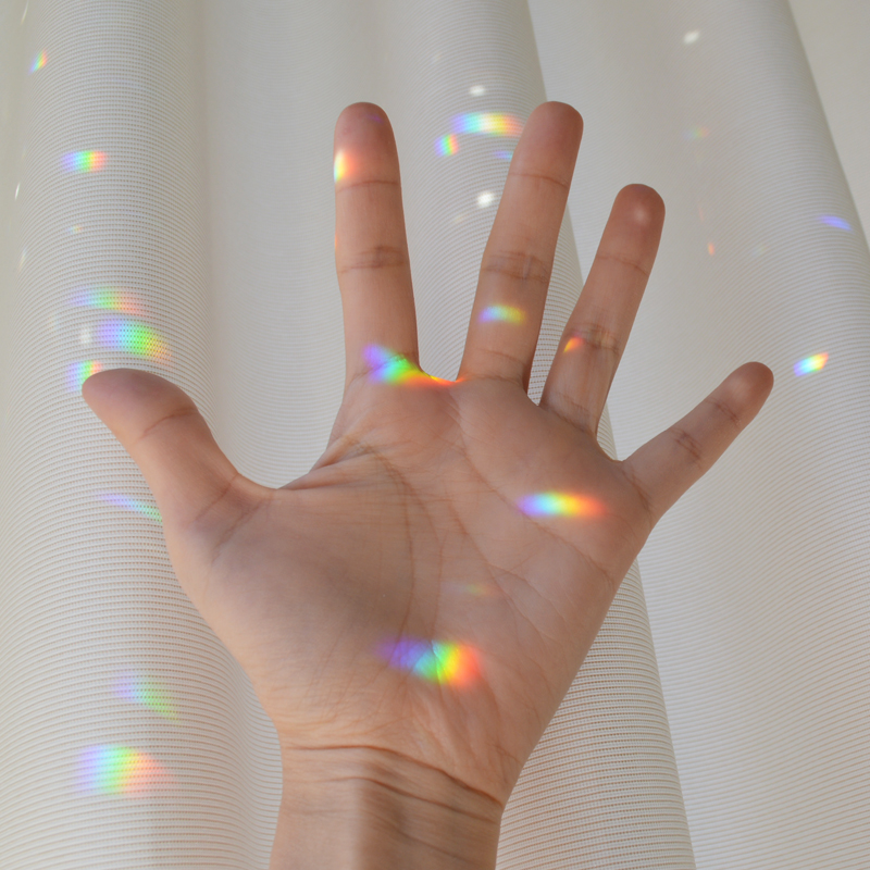 お部屋に虹色の光が差し込むサンキャッチャーを取り入れてみた #パーツ