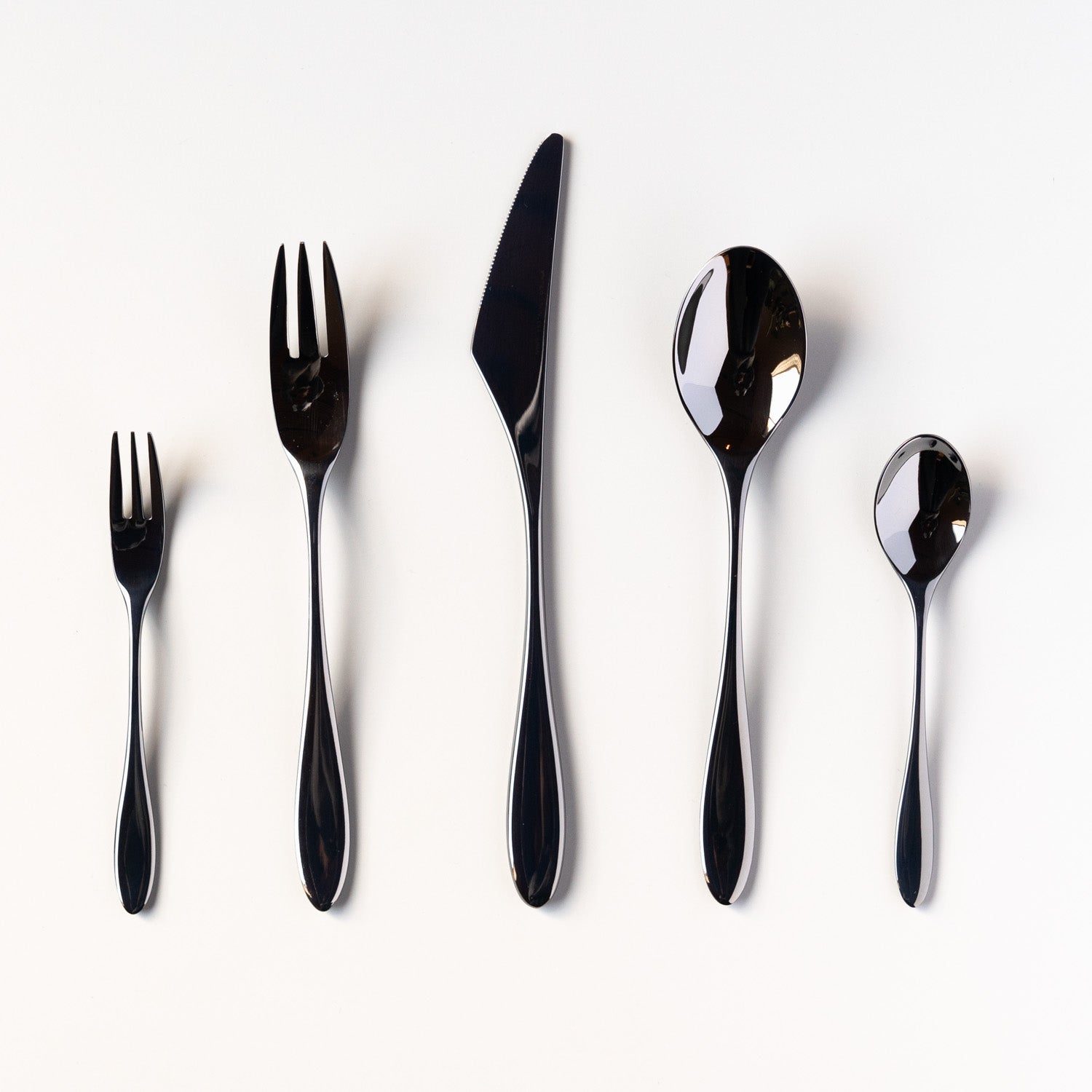 黒いチタン仕上げの美しいカトラリー｜デザインショップ oh