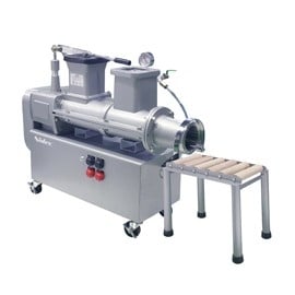 練る -【土練機】－ 大蔵商事株式会社