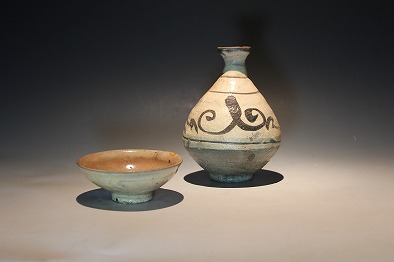 Blog » 李朝鶏龍山徳利 李朝粉青盃 ｜大塚美術 / Otsuka Fine Art