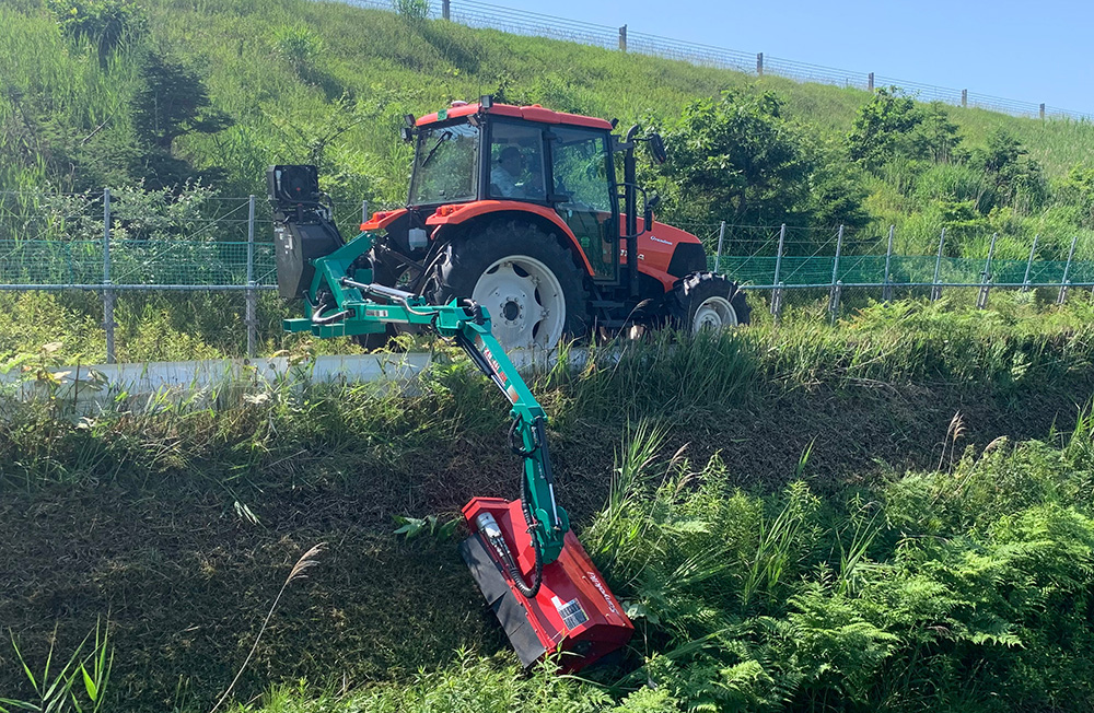 トラクタ用アーム式草刈機 ハンマーナイフモアー「ZH-342/ZH-451
