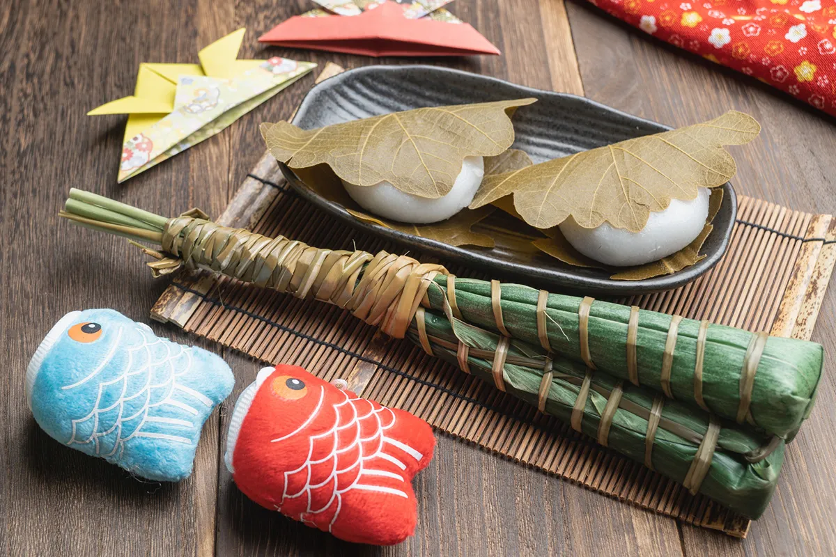 端午の節句の食べ物と飾りの由来。柏餅やちまきに込められた子どもたち