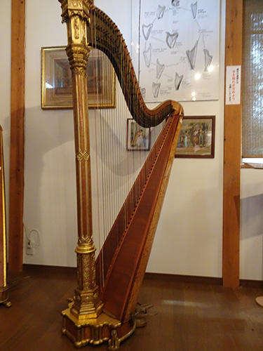 展示物 | 斑尾高原紫音ハープミュージアム公式サイト
