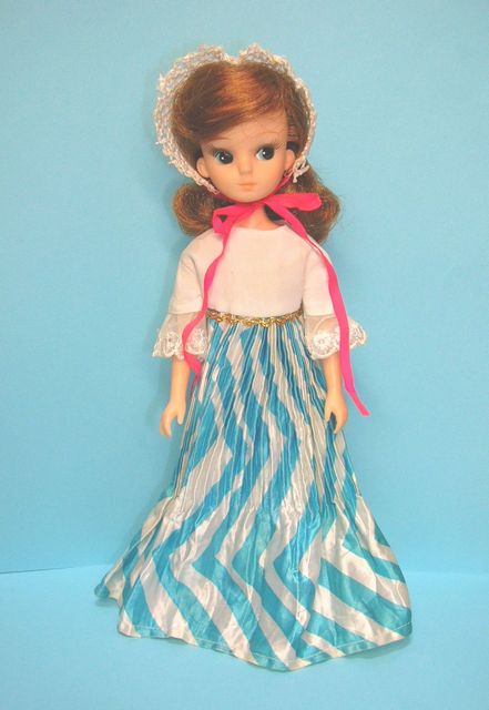 初代リカちゃんのお部屋 ロングドレスの部屋 Part-4