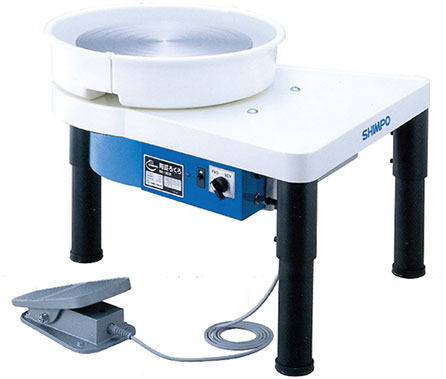 シンポSHIMPOのろくろ – ©hus-10 陶芸を中心にした展覧会企画運営