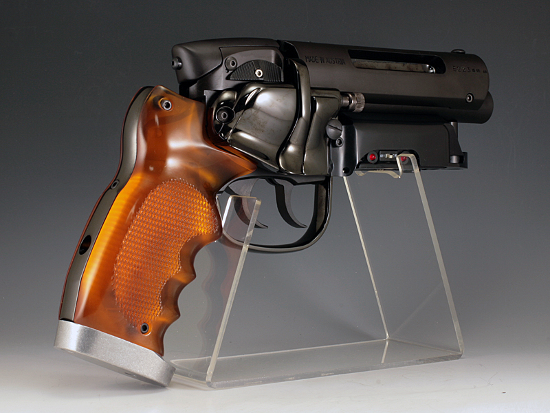 髙木型 弐〇壱九年式 爆砕拳銃 P1