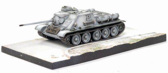60379 - SU-85M, Poland 1945 + Diorama Base - Dragon Armor