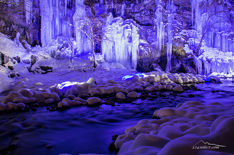 三十槌の氷柱-水面(みなも)編