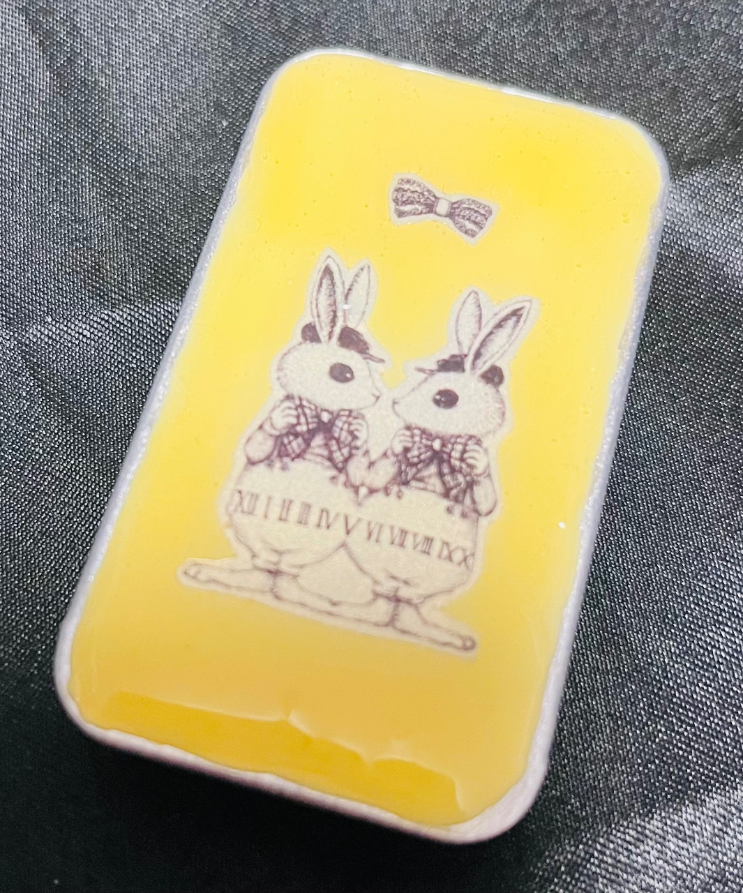 薄型スライド式ピルケース】双子のうさぎ by emo.～雑貨百般・本当に