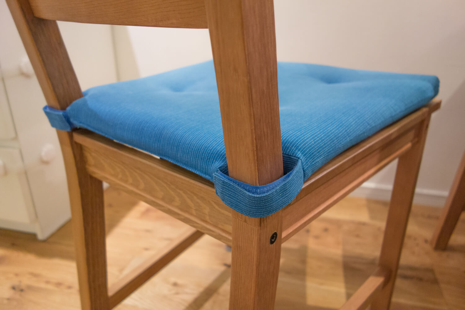 コスパ最強。IKEAの格安ダイニングテーブル、JOKKMOKK(ヨックモック)の