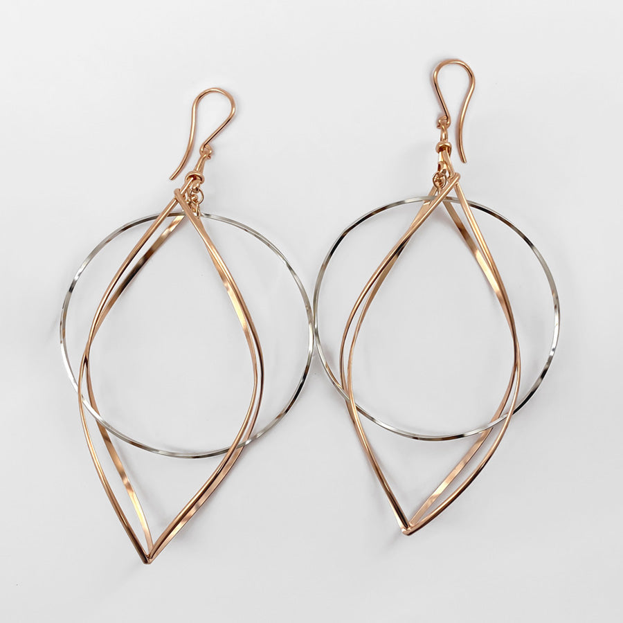 K14GF 白銀に舞う華びら ピアス｜GFP1334PW