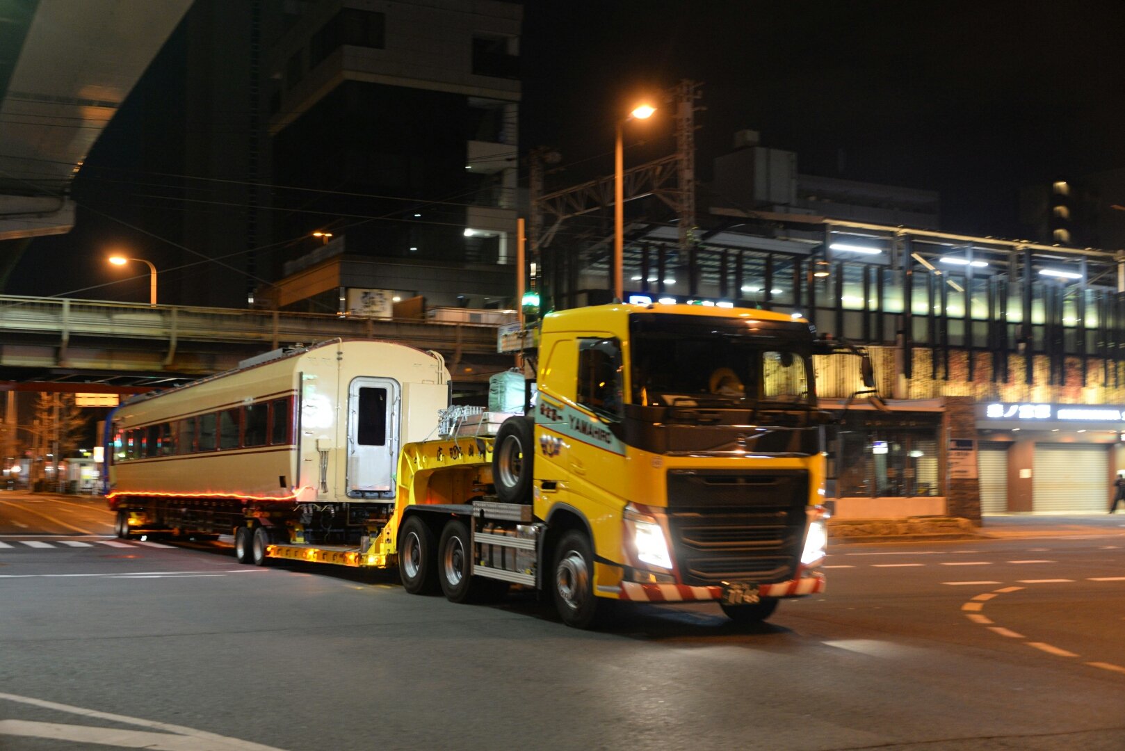 近鉄】あおぞらⅡ号（PN04）、廃車陸送 | 鉄道プレス