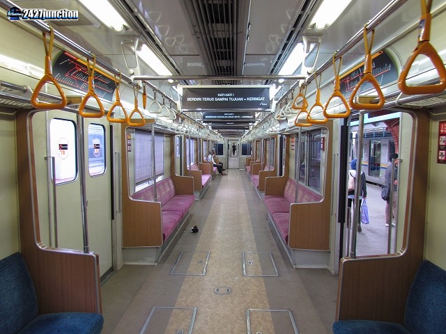 KRL JABODETABEK-元 東京メトロ7000系 内装