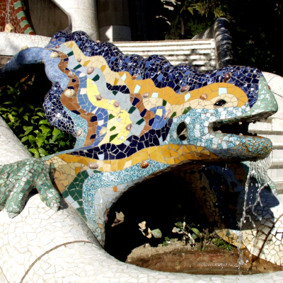 スペインのお土産、サグラダ・ファミリア雑貨 ＞ グエル公園 ドラゴン