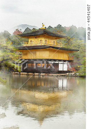 水彩画の金閣寺、日本京都の紅葉、秋のイラスト素材 [44541407] - PIXTA