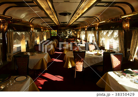 寝台特急「トワイライトエクスプレス」 食堂車・ダイナープレヤデスの