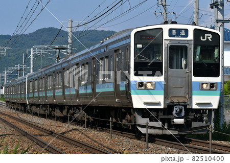 JR東日本211系長野色普通列車6両編成の写真素材 [82510400] - PIXTA