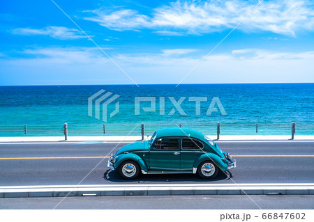 車 海 夏 青空の写真素材 - PIXTA
