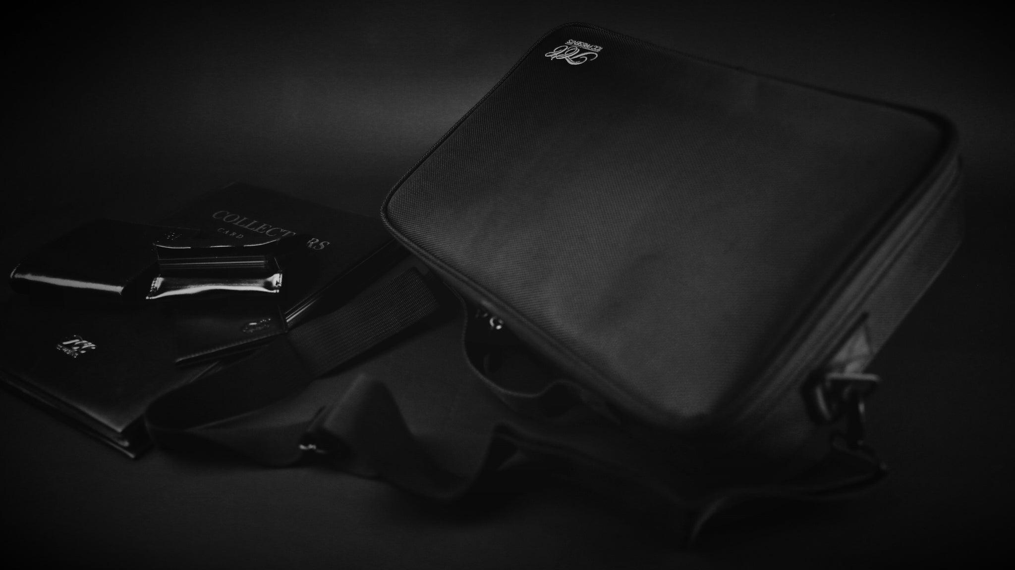 Close-Up Hand Bag – TCC Magic