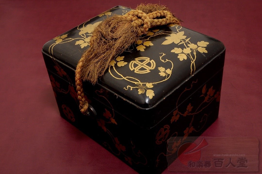 小鼓古胴 桜に鳴子金蒔絵