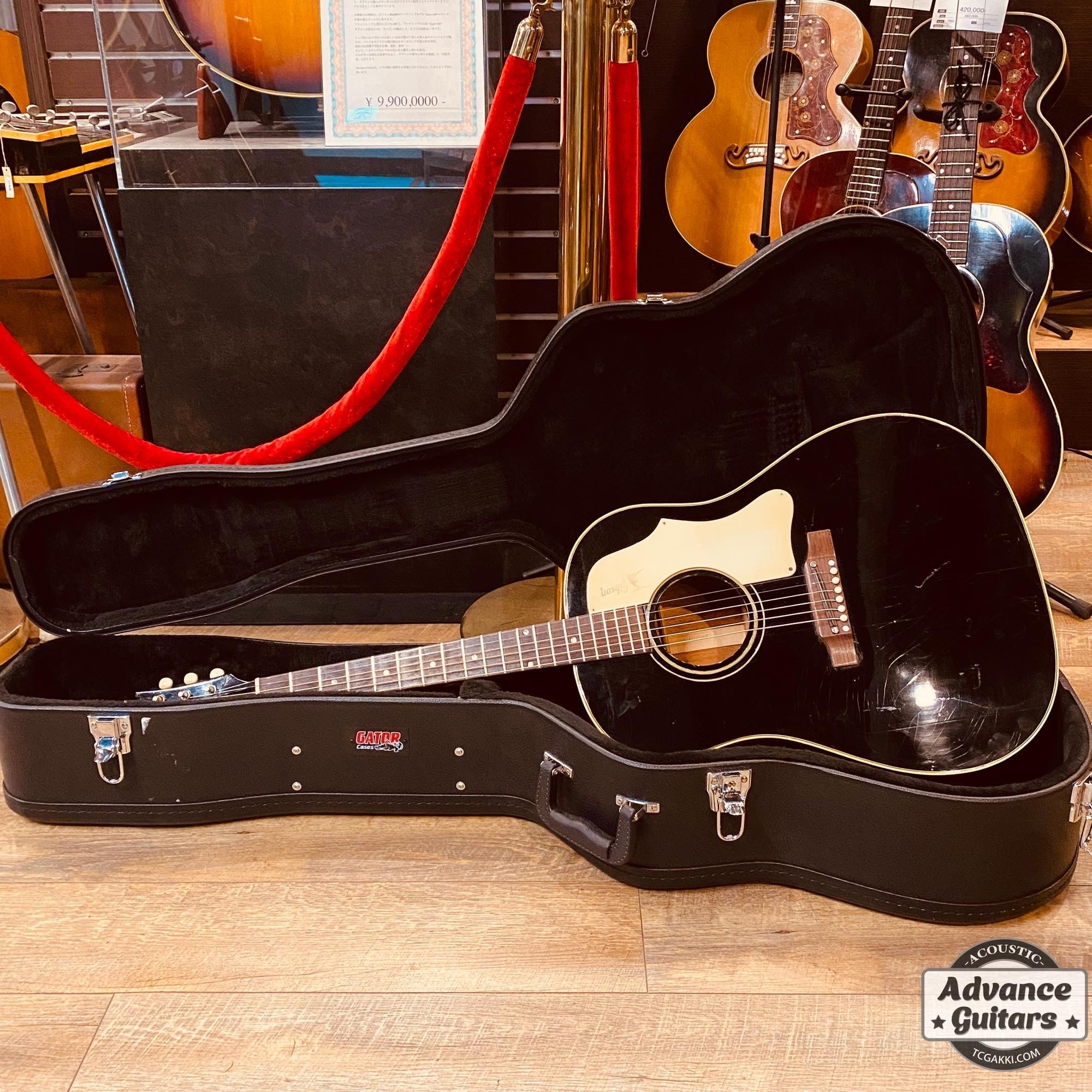 1968年製 J-45 Ebony Black