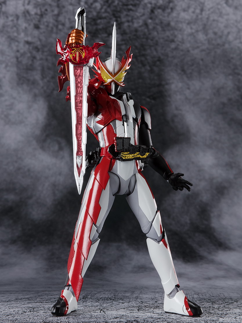 S.H.Figuarts 仮面ライダーセイバー ブレイブドラゴン | 魂ウェブ