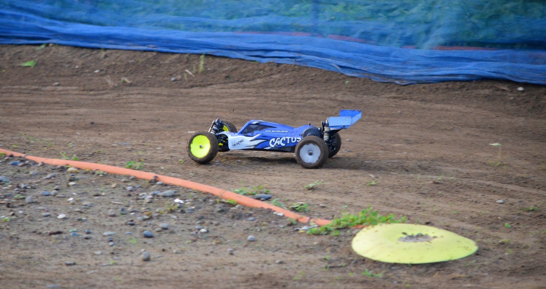 CACTUS PRO RC•HIROBA ダートコース: ラジコンカー、車輪ぐるぐる