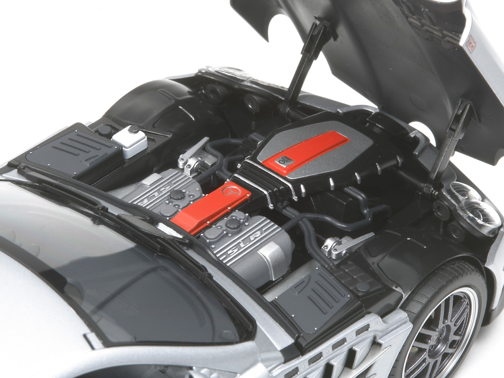 1/24 メルセデス・ベンツ SLRマクラーレン 722エディション: スケール