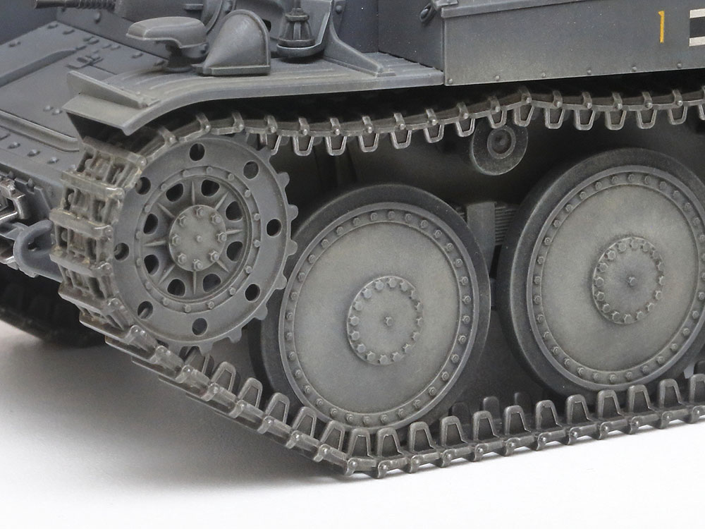 1/35 ドイツ軽戦車 38 (t) E/F型: スケールモデル｜TAMIYA SHOP ONLINE