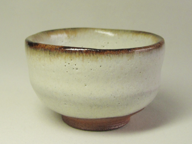 唐津皮鯨ぐい呑み（藁灰）の詳細／陶器販売のたぬき窯