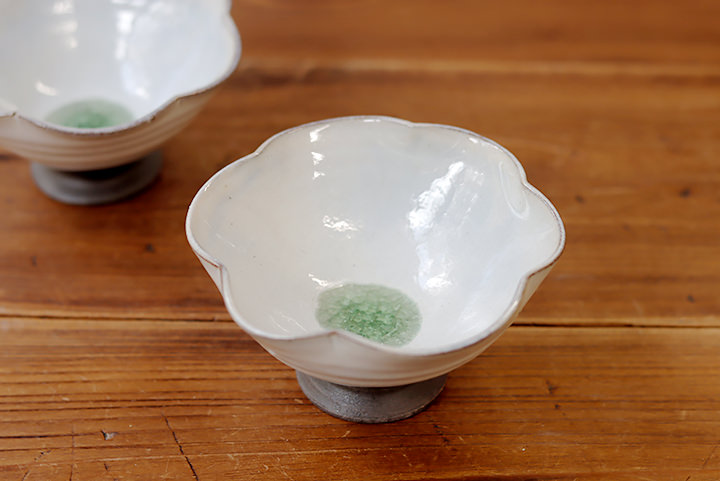 信水窯】足付花びら小鉢/M/ガラス釉/緑 | 【丹波のイロドリ】丹波焼