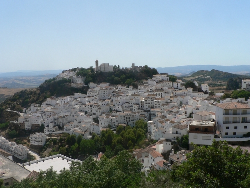 セビリア発 断崖絶壁の街ロンダと白い村カサレス1日観光 - 【公式