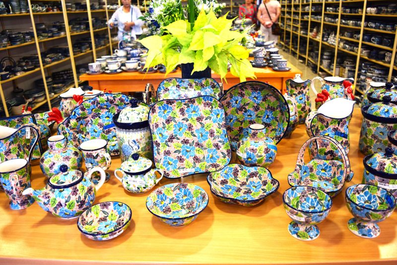 ポーランド食器ポーリッシュポタリー ザクワディボレスワビィエツミ