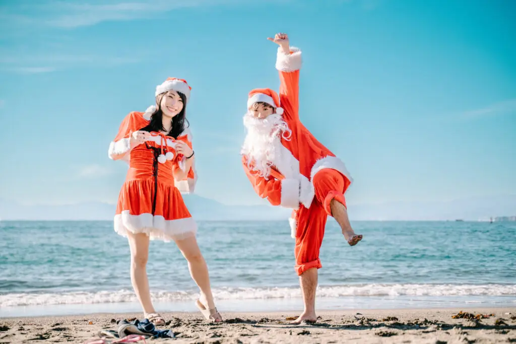 ビーチでサンタとサウナ！」斬新なクリスマスイベント