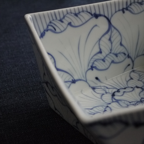 有田焼/そうた窯/角捻り鉢 染付花弁紋 /15.8×15.8 X H6.7 - テーブル