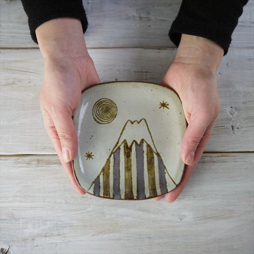 伊藤瞳/Premium角皿S/富士山/13.5x13.5 X H1 - テーブルライフストア