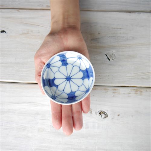 有田焼/渓山窯/ARKZ-024058002/染付菊花紋2.7寸深小皿/Φ8 X H1.7