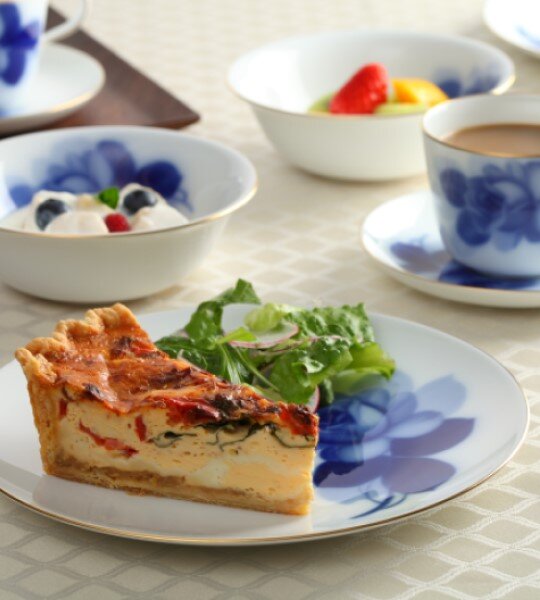 特集 ［大倉陶園］縁起・技法特集 ブルーローズ シリーズ | ノリタケ