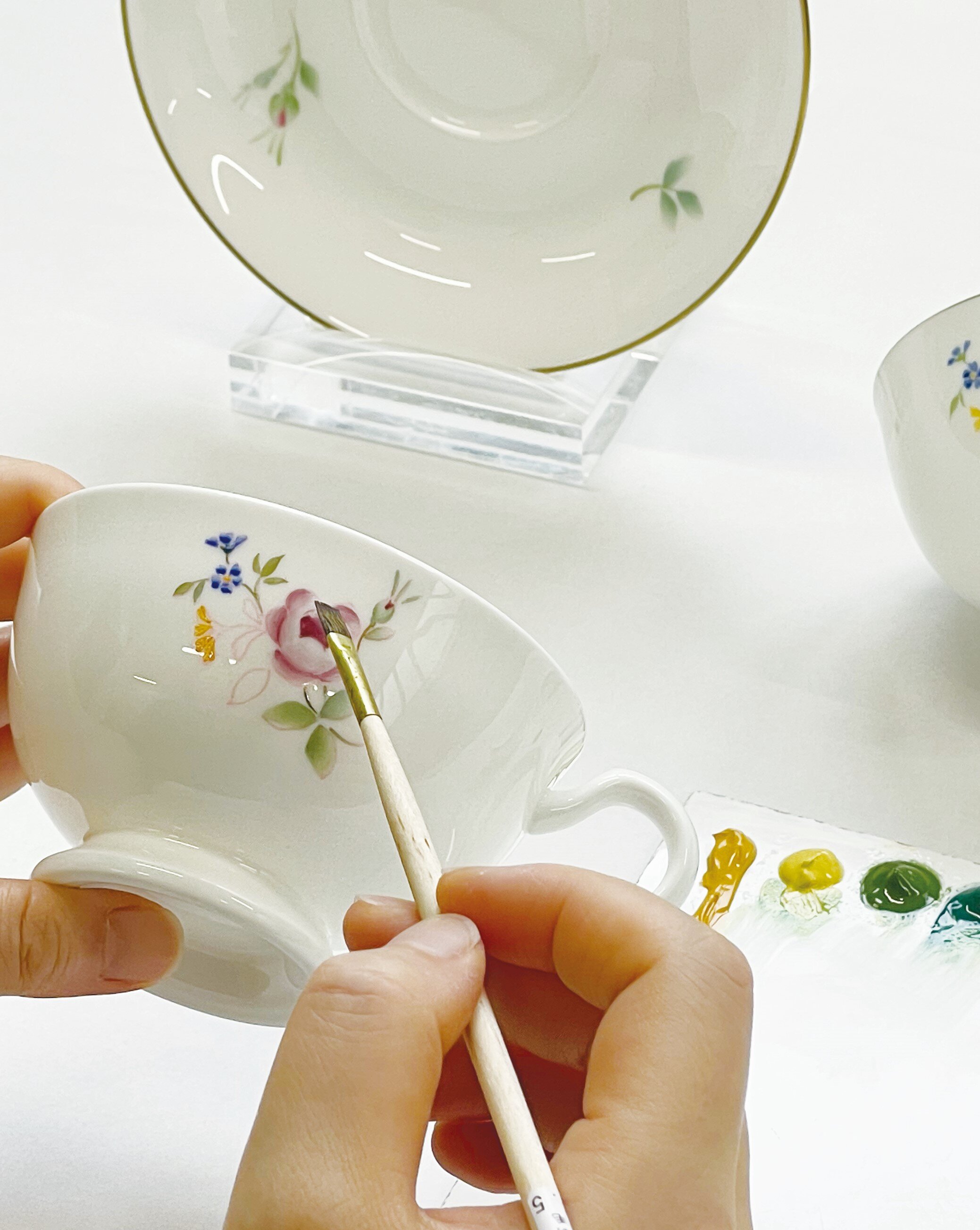 ニュース ノリタケの森クラフトセンター「プレミアム絵付け体験」のご