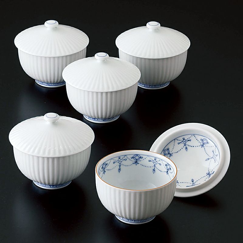 青華瓔珞文（せいかようらくもん） 青華瓔珞文 蓋付お茶呑茶碗（桐箱入