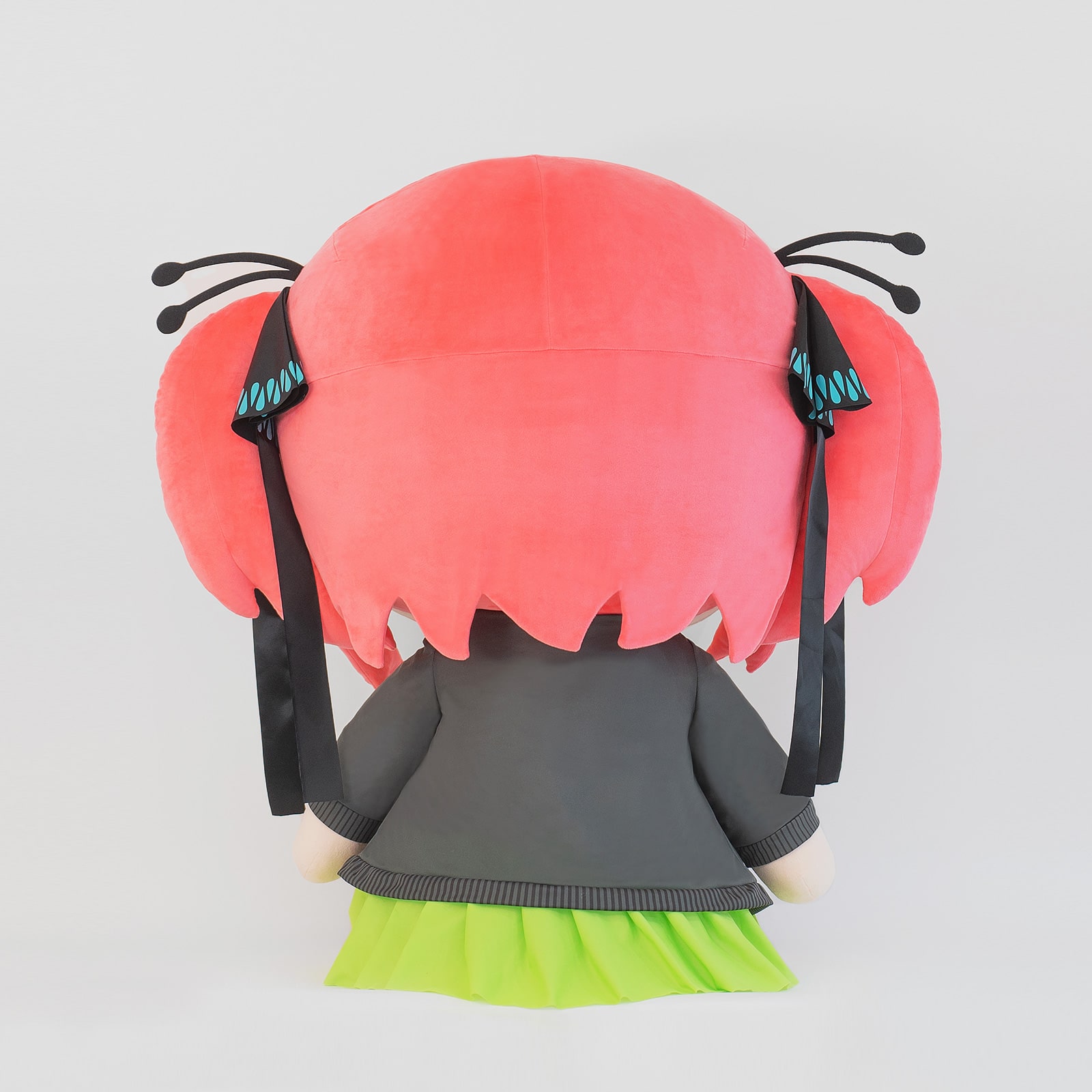 どきゅーと 映画「五等分の花嫁」 超特大ぬいぐるみ 中野二乃｜TAITO