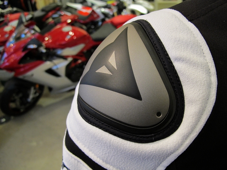 SUPER SPEED TEX のご紹介｜新着情報｜MVアグスタ(MV AGUSTA