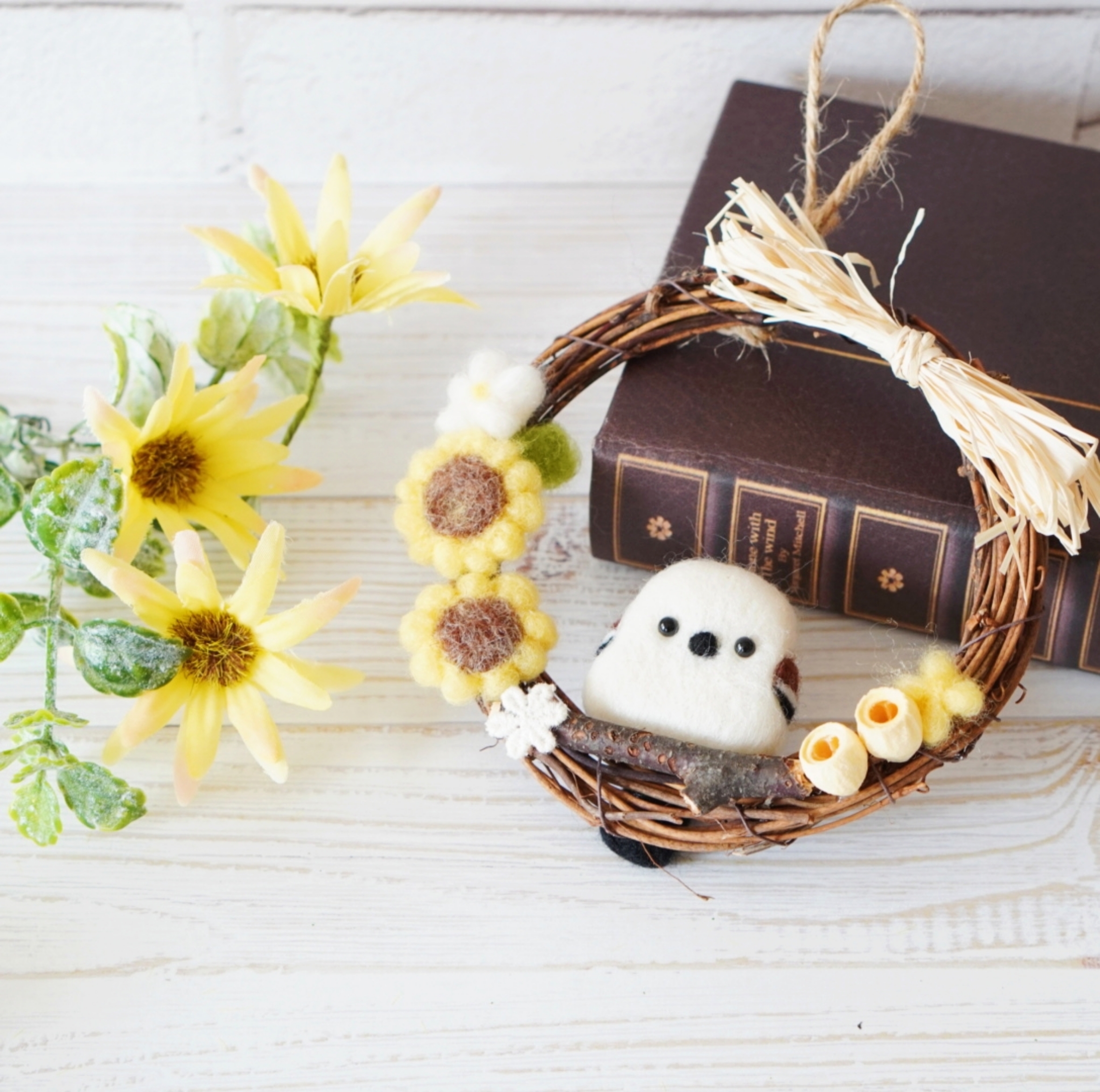 大雪商店 / 北海道 旭川 パレットメリー 羊毛シマエナガ お花のリース