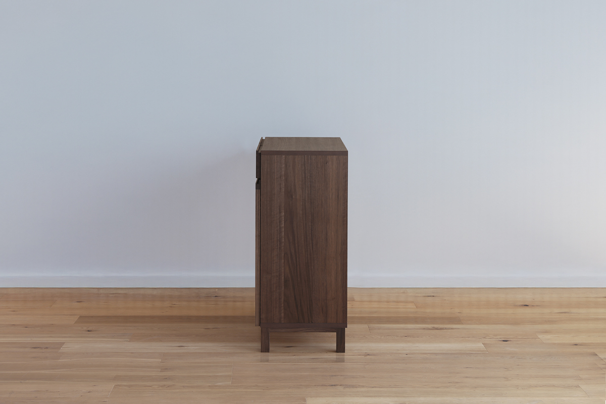 レッチェ 134キャビネット WALNUT(W134×D40×H88cm)税込￥145,000