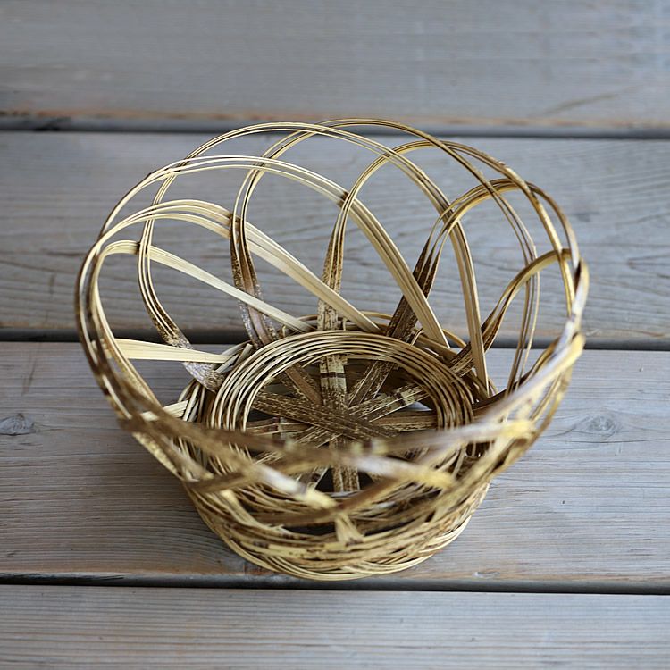 虎竹洗濯籠（小）日本唯一の虎竹で昔懐かしい洗濯籠を復刻高足付で通気