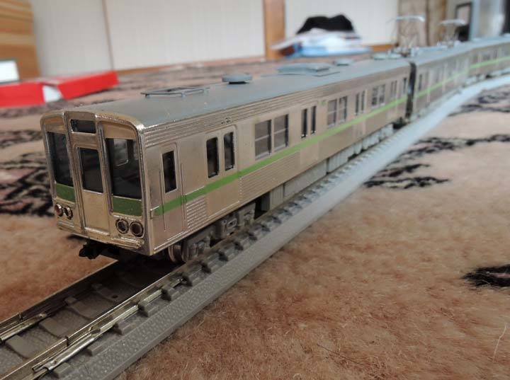 エンドウの「都営地下鉄10－000形」が入線する: 光山市交通局の