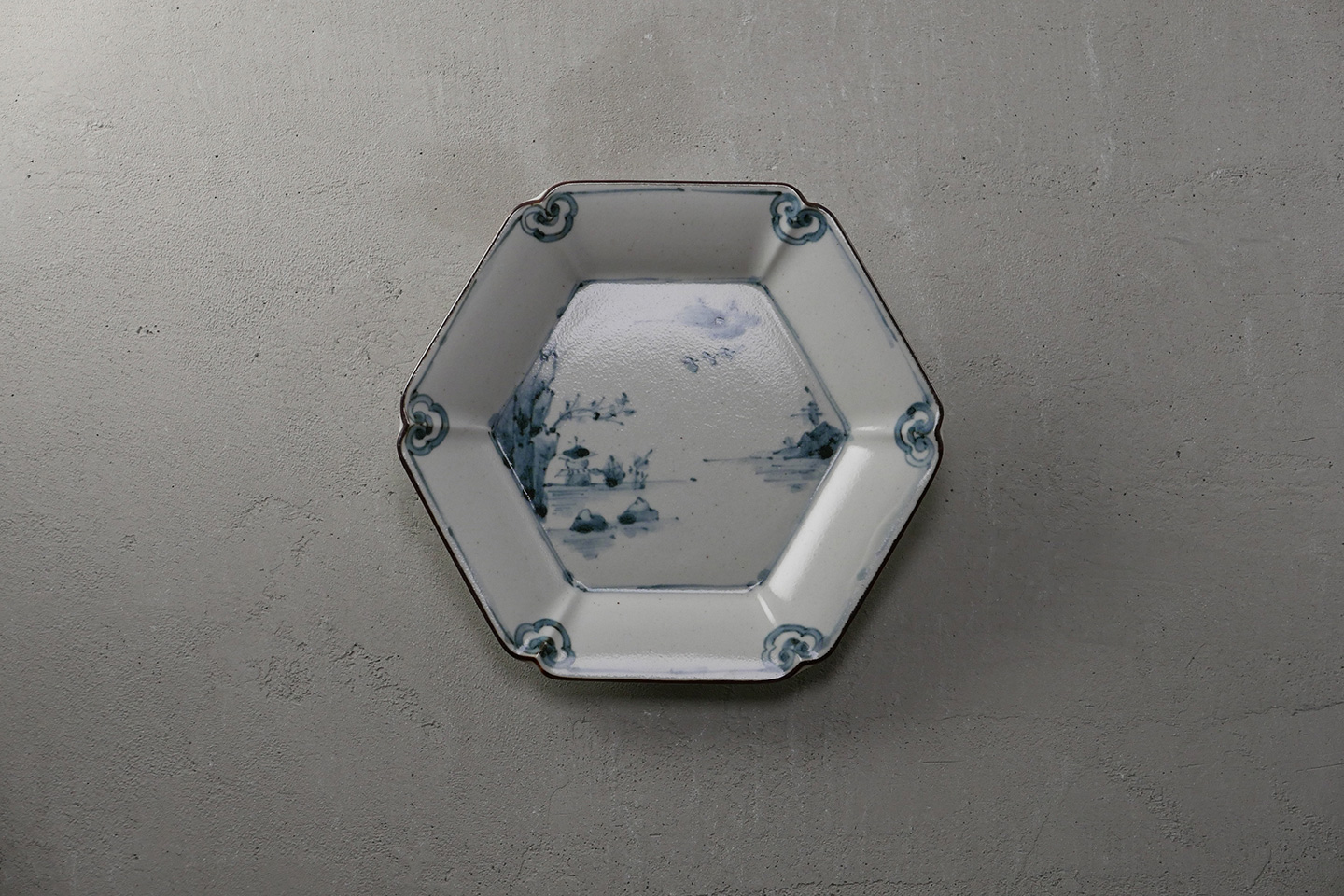 染付山水六角皿 - 【公式】田代陶器店 TASHIRO TOUKITEN オンライン