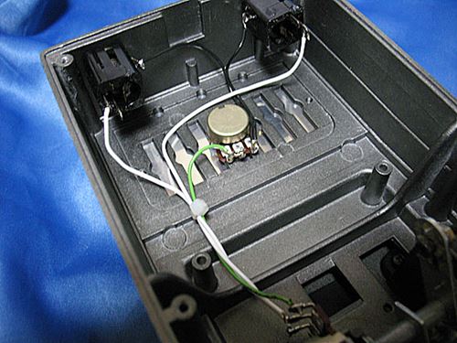 ボリュームペダル～BOSS FV-100のレビューと内部配線交換