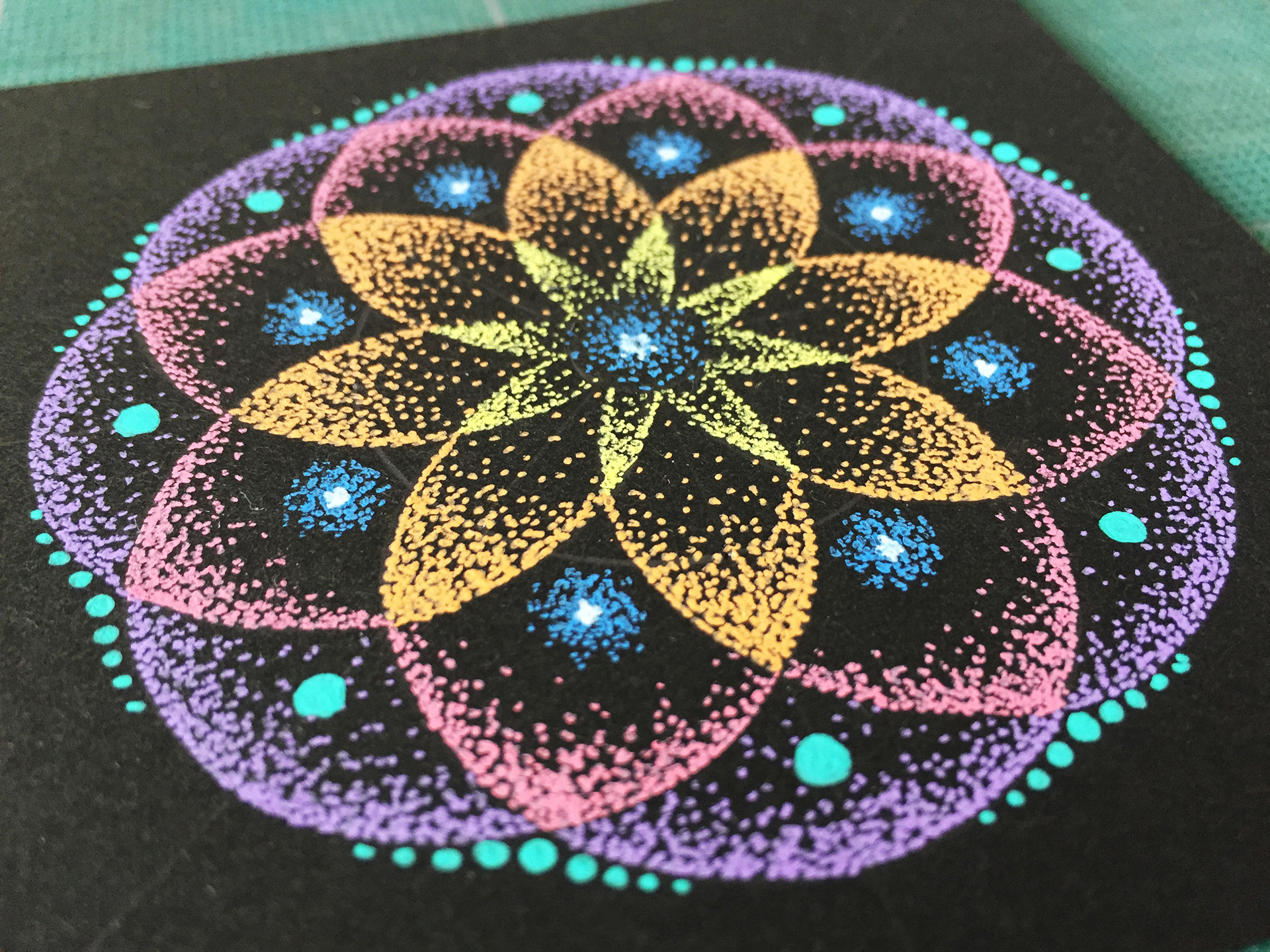 曼荼羅アートブログ｜点描と砂絵で寄り添う心の休憩処 コンパスを使っ