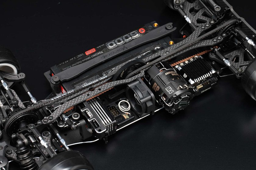 1/10 競技用ツーリングカー BD11 アルミシャーシ仕様 - ラジコンカー